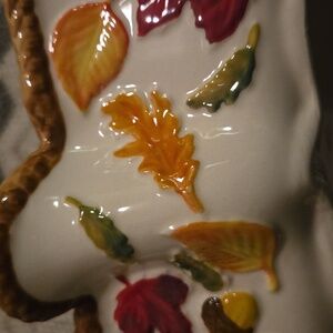 Temptations by Tara seasonal autumn leaf 2 quart bowl.